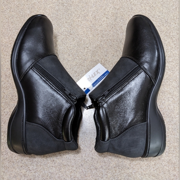 NWT Ros Hommerson Superb Comfort Leather Ankle Boots Size 8.5M - Picture 3 of 7